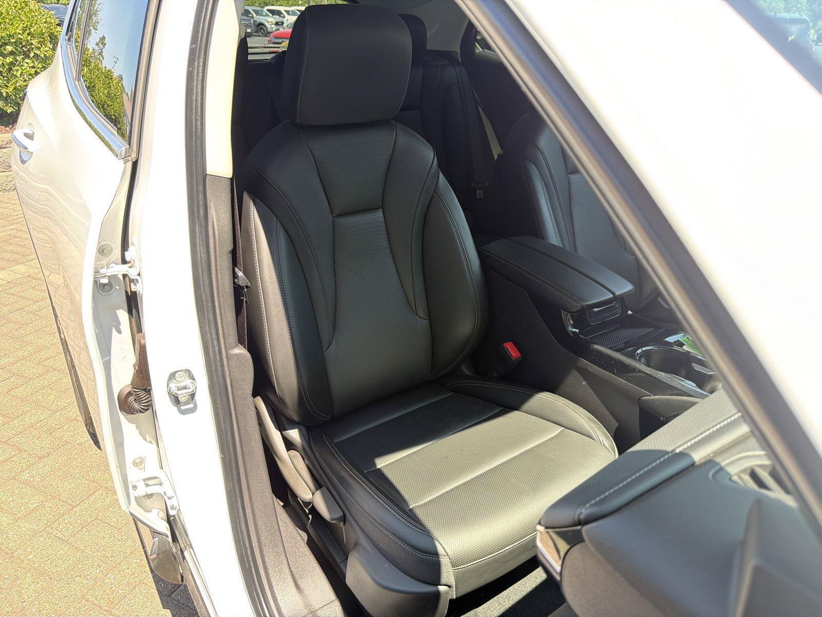 Used 2024 Buick Envision Preferred AWD/4WD image 33