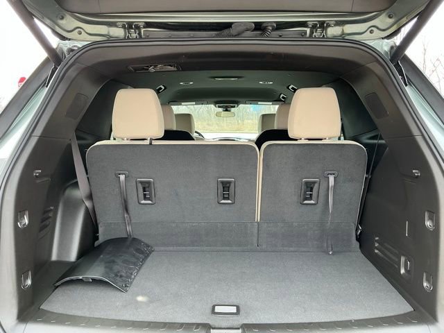 Used 2023 Chevrolet Traverse LT image 11
