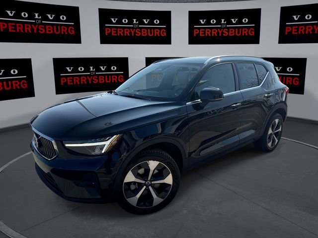 Used 2024 Volvo XC40 B5 Plus
