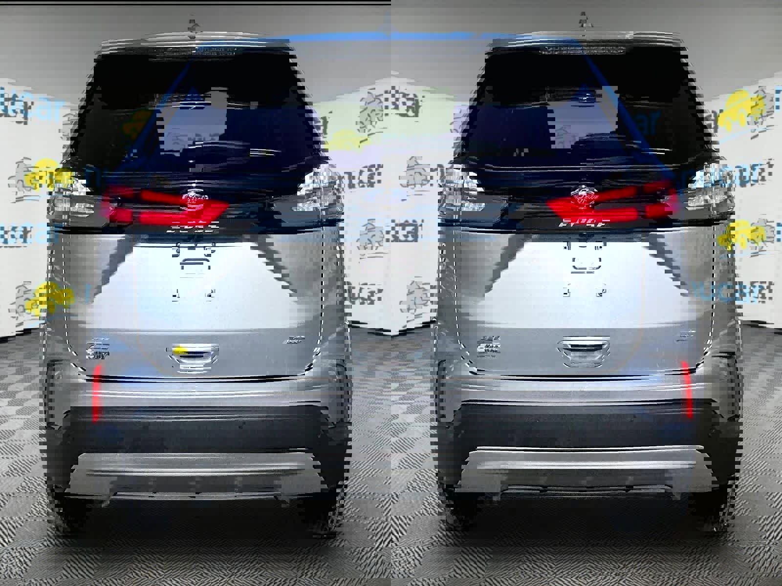 Used 2024 Ford Edge SEL image 9