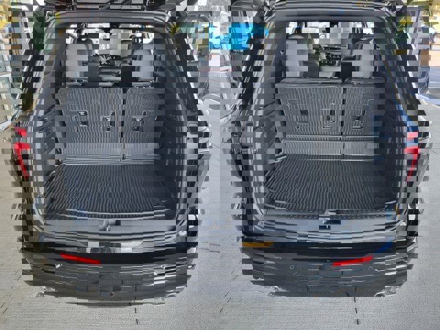 New 2026 Chevrolet Traverse RS w/ LPO, Floor Liner Package image 9