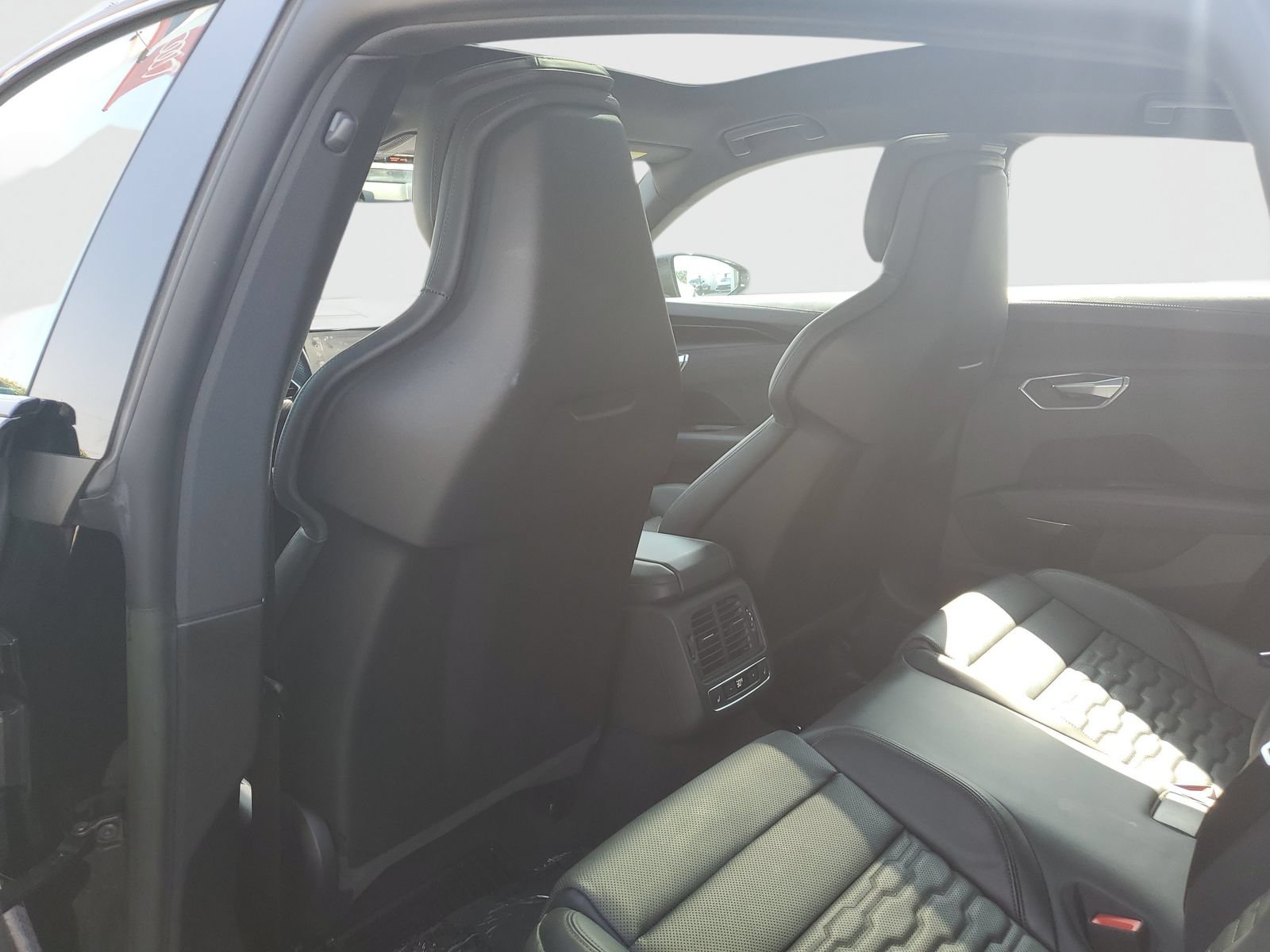 Used 2024 Audi e-tron GT Premium Plus AWD/4WD image 14