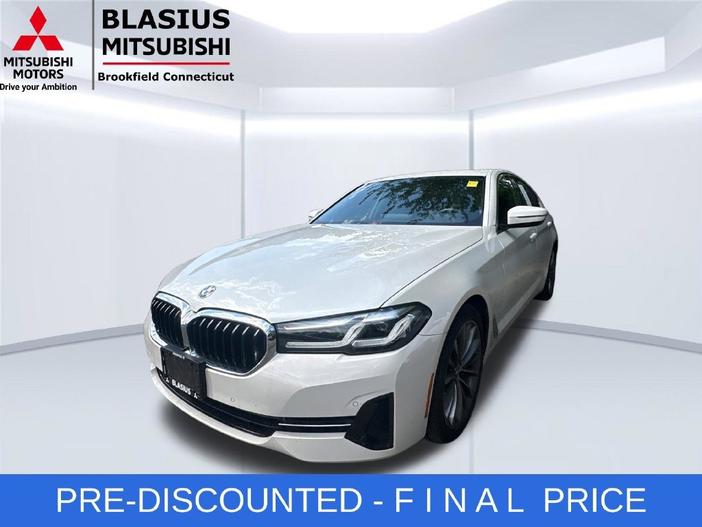 Used 2023 BMW 530i xDrive w/ Premium Package AWD/4WD image 3