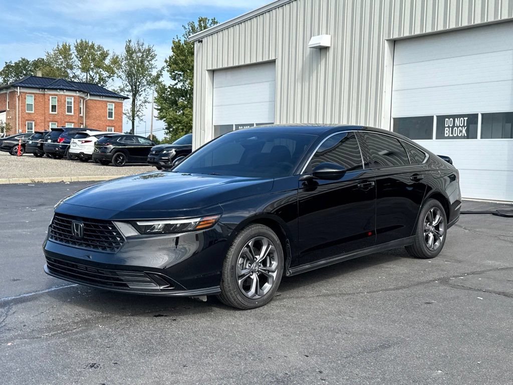 Used 2023 Honda Accord EX image 3