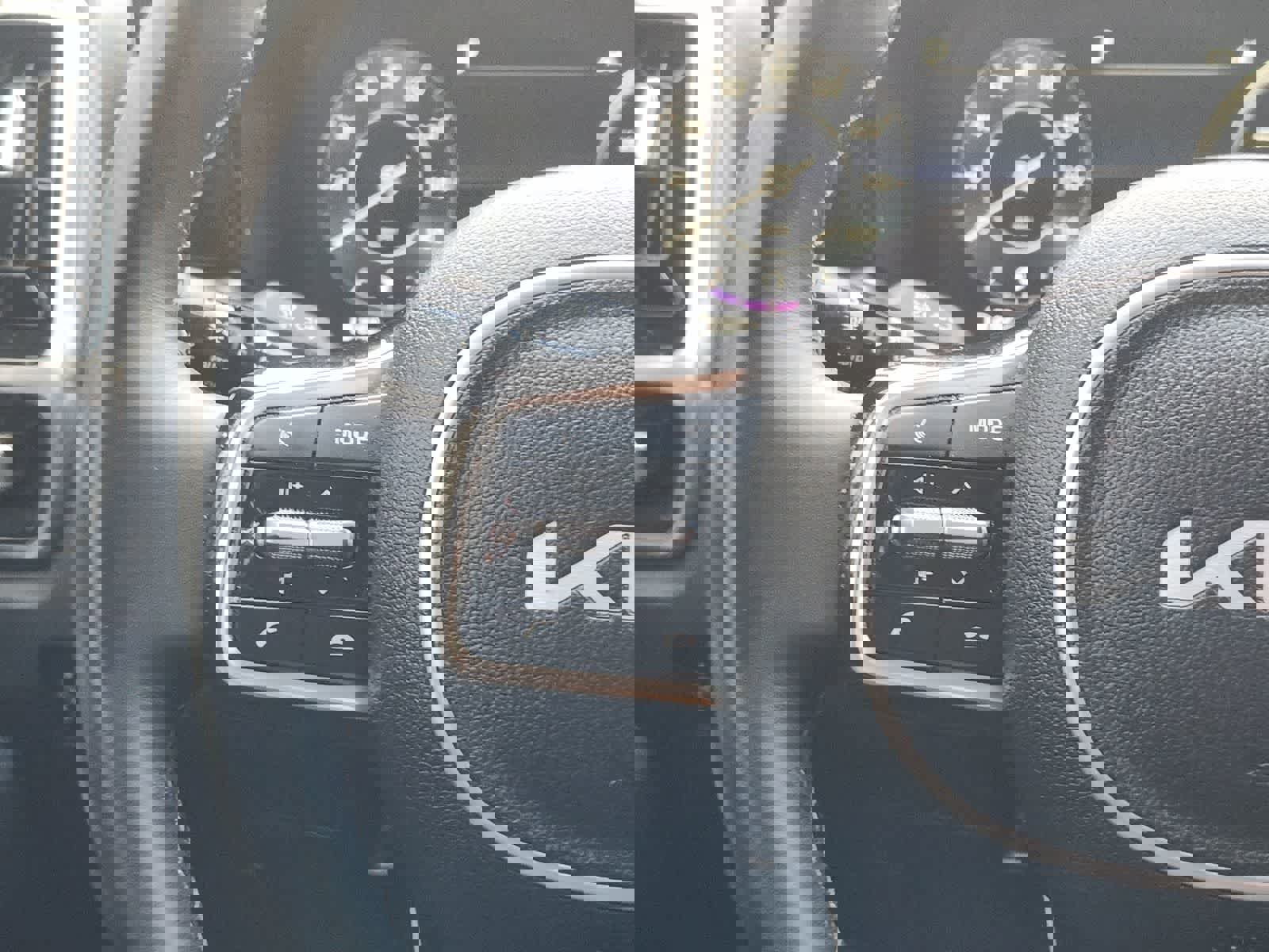 Certified 2023 Kia Sorento SX image 28