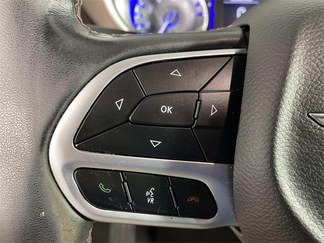 Used 2018 Chrysler Pacifica Touring-L image 18