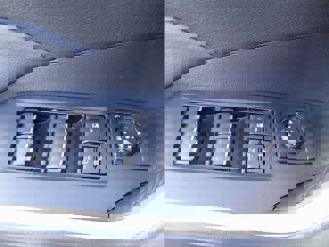 Used 2025 Toyota RAV4 XLE image 11