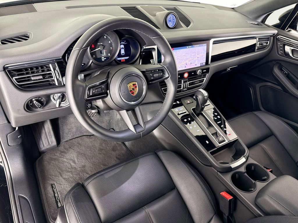 Used 2024 Porsche Macan AWD/4WD image 23