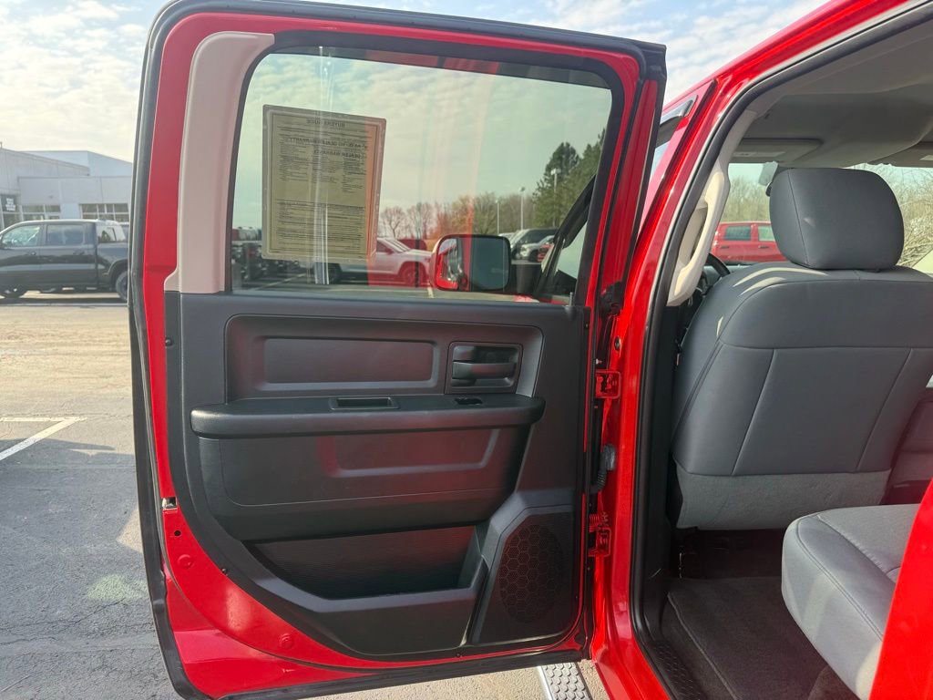 Used 2017 RAM 2500 Tradesman w/ Chrome Appearance Group image 29