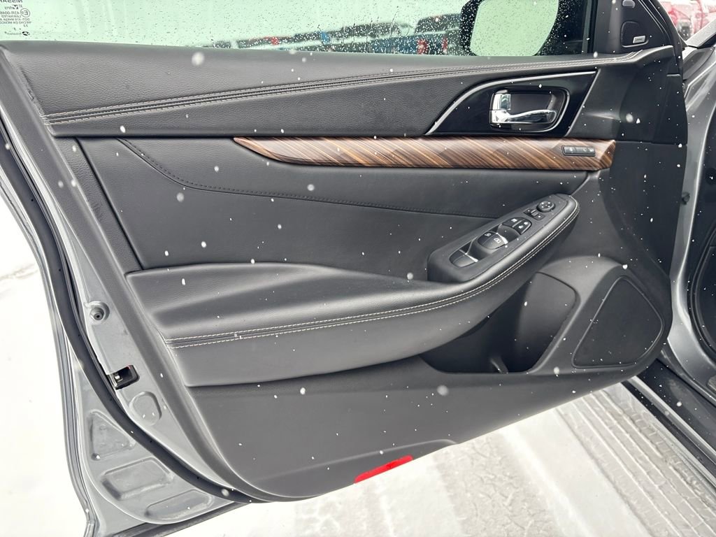 Used 2018 Nissan Maxima Platinum image 17