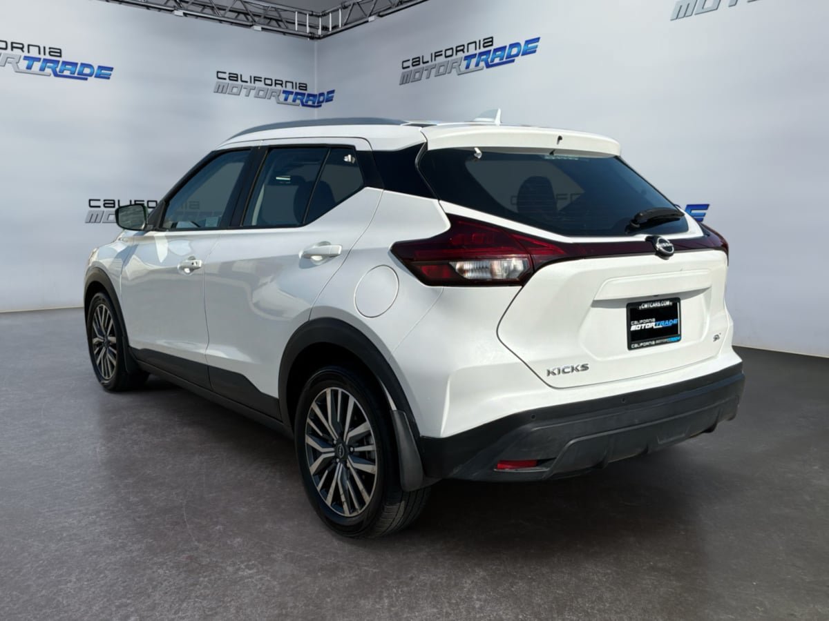 Used 2024 Nissan Kicks SV FWD image 7