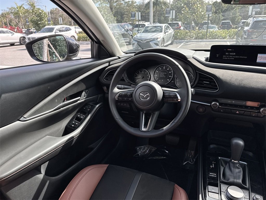 New 2024 MAZDA CX-30 Carbon image 22