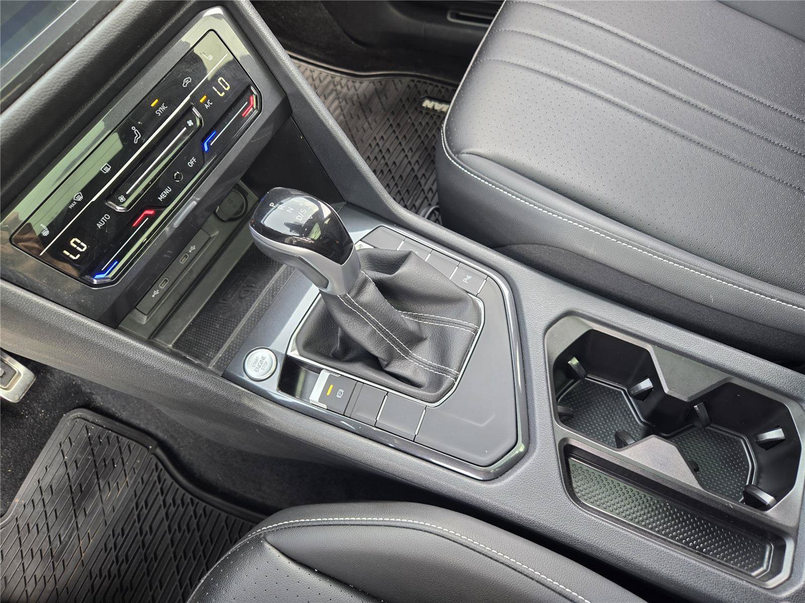 Used 2023 Volkswagen Tiguan SE R-Line FWD image 18