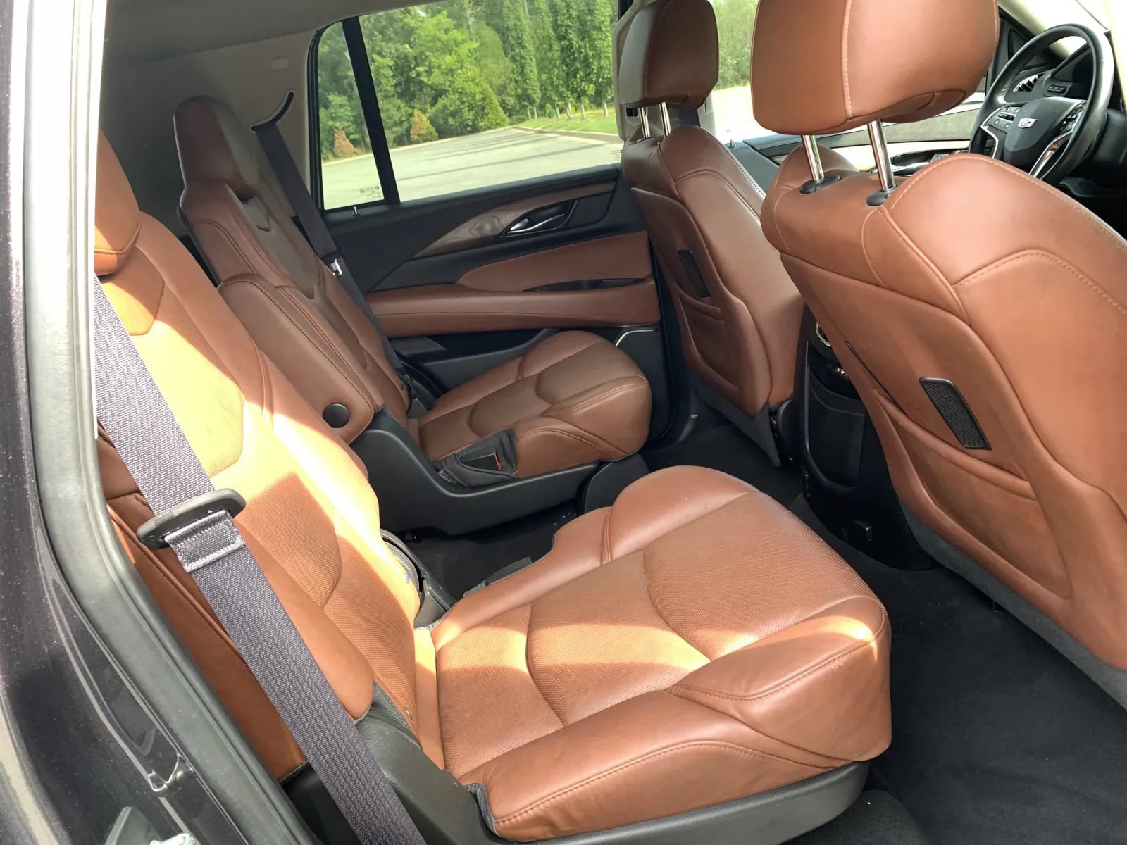 Used 2016 Cadillac Escalade Premium AWD/4WD image 32