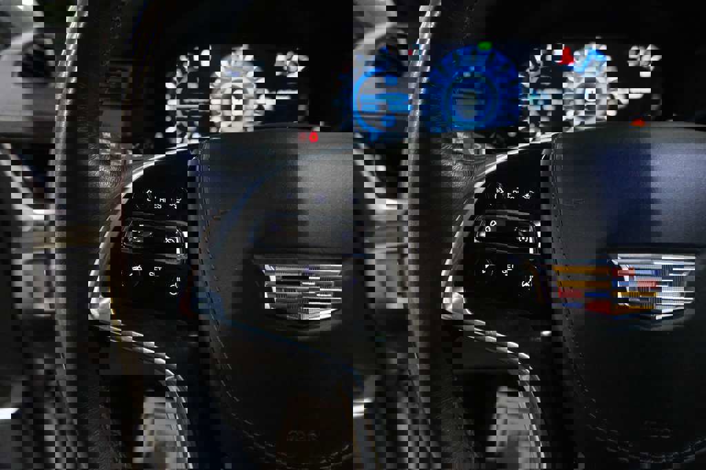 Used 2020 Cadillac Escalade ESV Platinum image 42