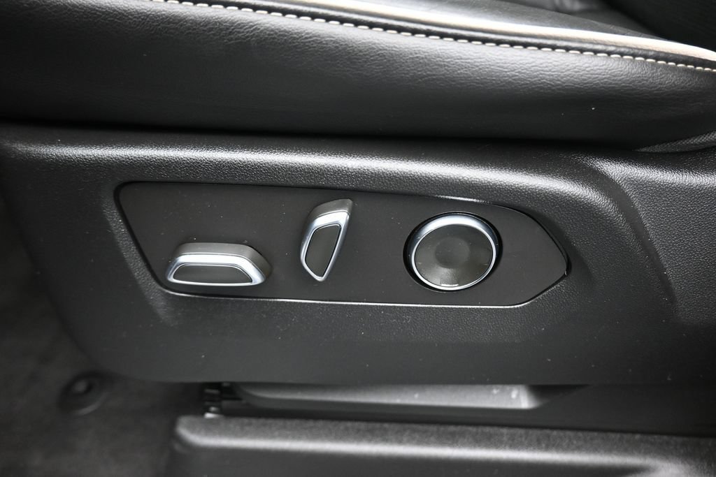 Used 2024 Cadillac Escalade ESV Premium Luxury w/ LPO, Floor Liner Package AWD/4WD image 12