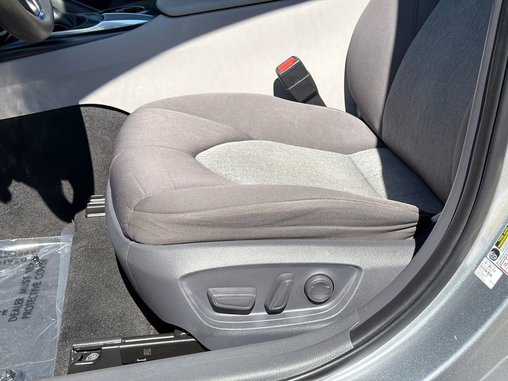 Used 2019 Toyota Camry LE image 12