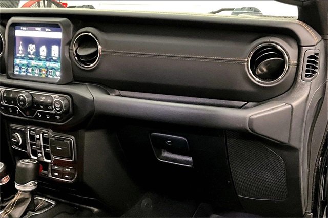 Used 2020 Jeep Wrangler Unlimited Sahara image 15