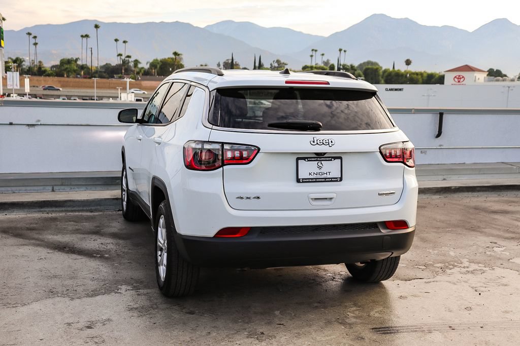 Used 2024 Jeep Compass Latitude AWD/4WD image 6
