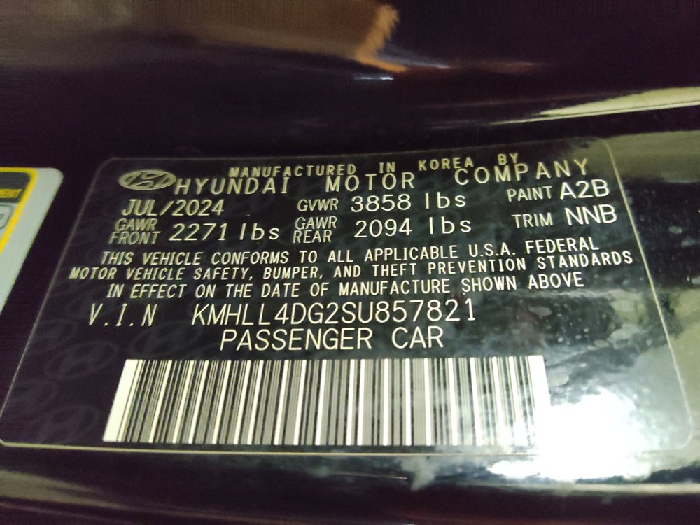 Used 2025 Hyundai Elantra SE FWD image 33