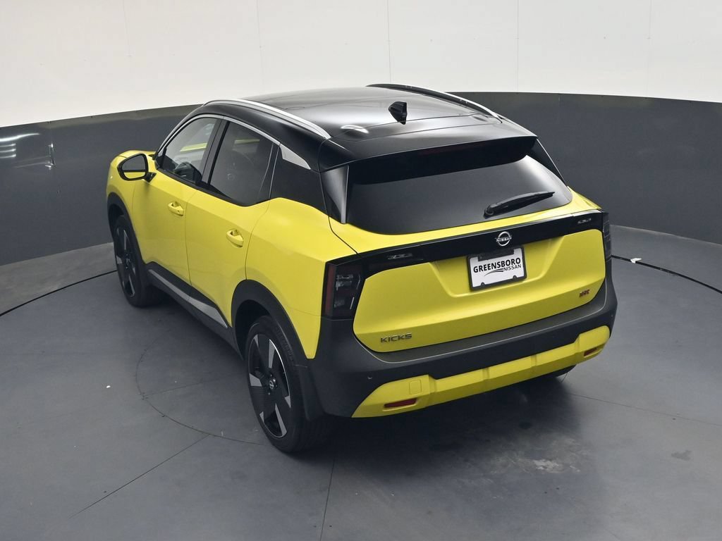 Used 2025 Nissan Kicks SR w/ SR Premium Package FWD image 37
