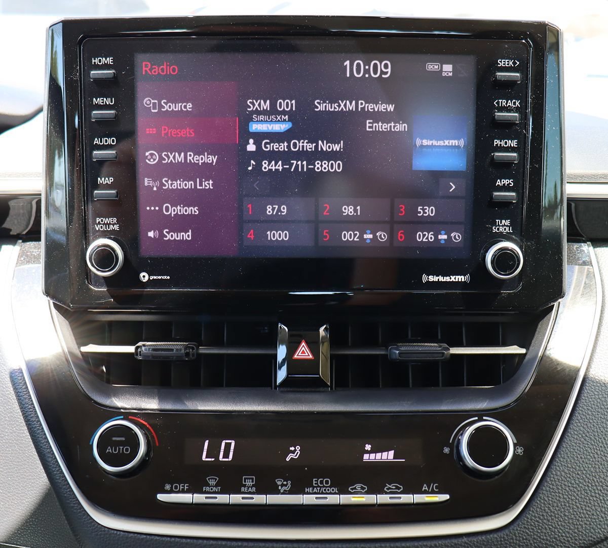 Used 2022 Toyota Corolla LE FWD image 48