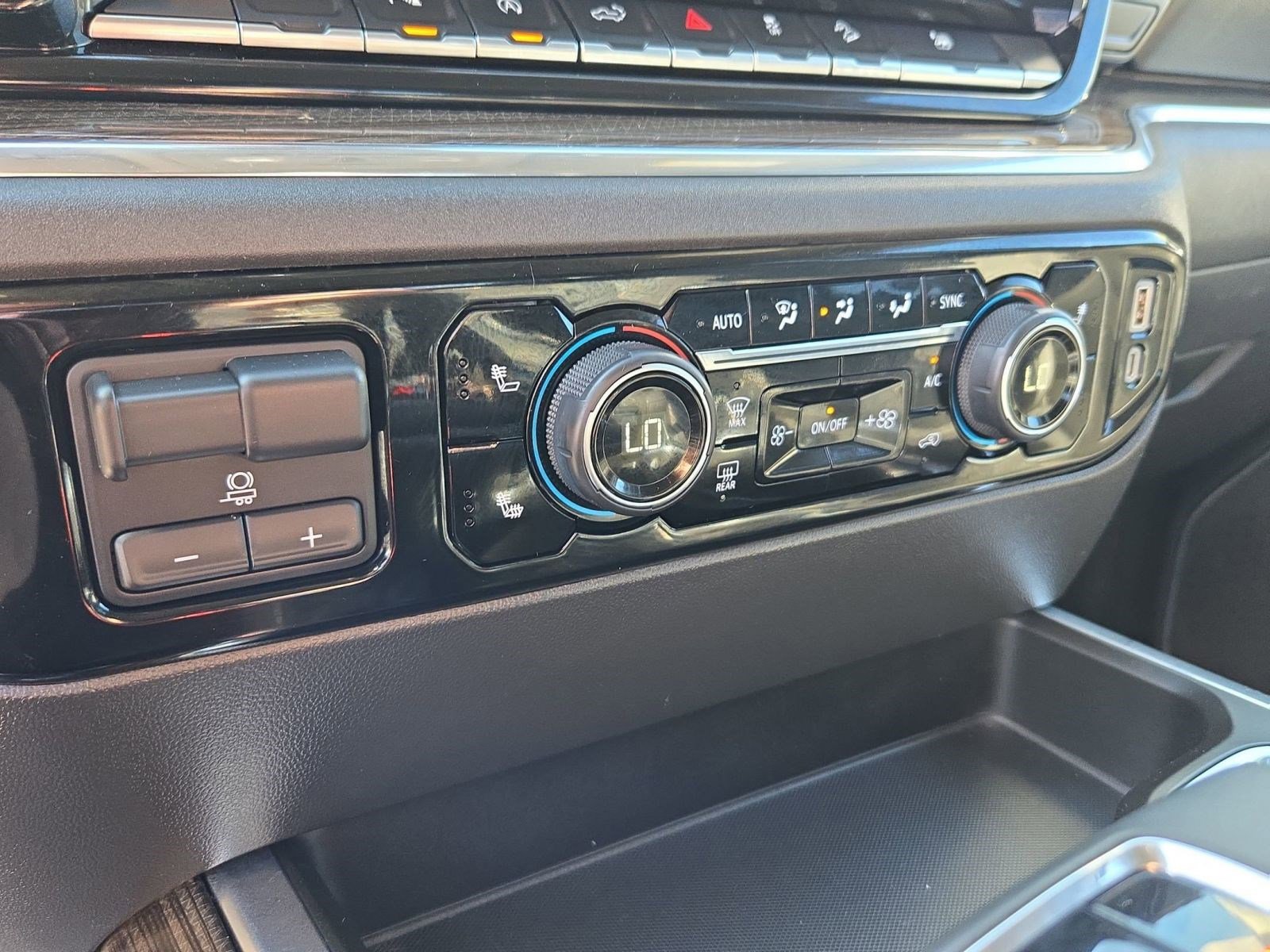 Used 2024 Chevrolet Silverado 1500 LT Trail Boss w/ Convenience Package II image 16