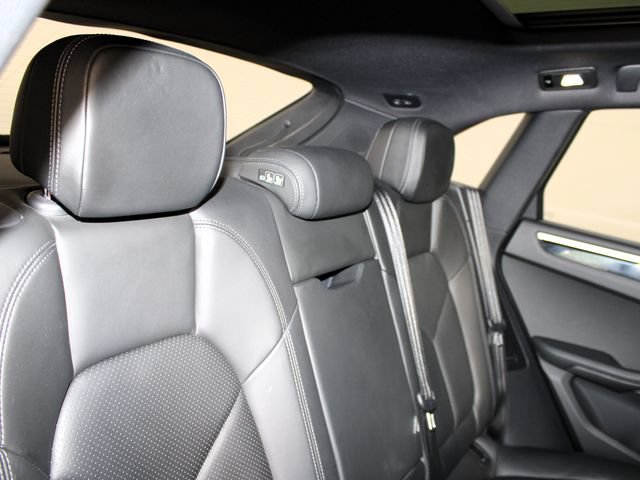Used 2018 Porsche Macan AWD/4WD image 24