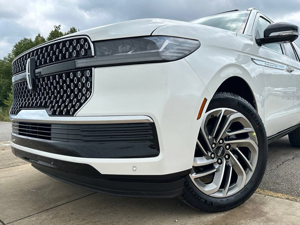 New 2027 Lincoln Navigator Reserve AWD/4WD image 31