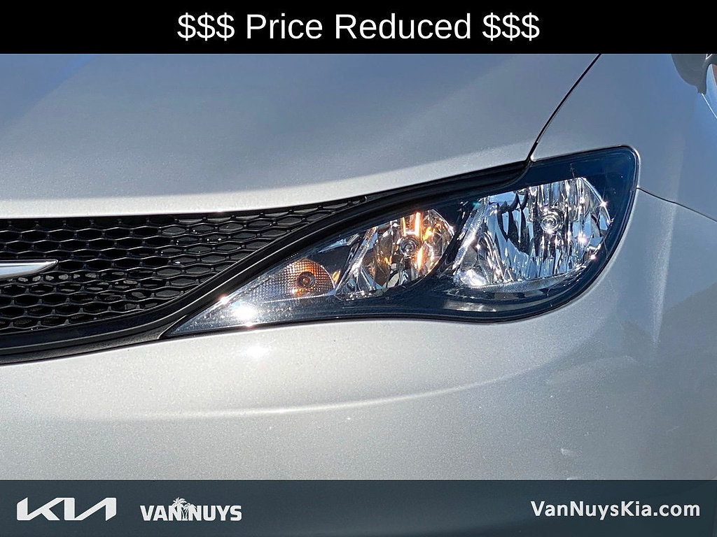 Used 2024 Chrysler Voyager LX FWD image 34