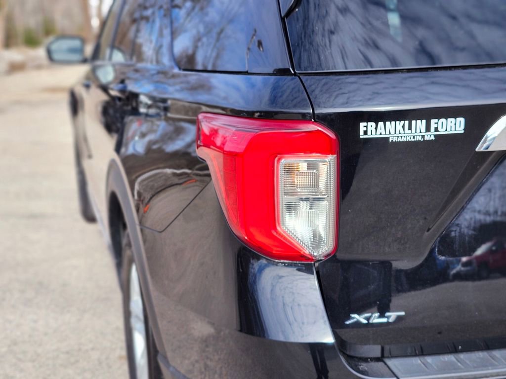 Certified 2022 Ford Explorer XLT w/ Equipment Group 202A image 9