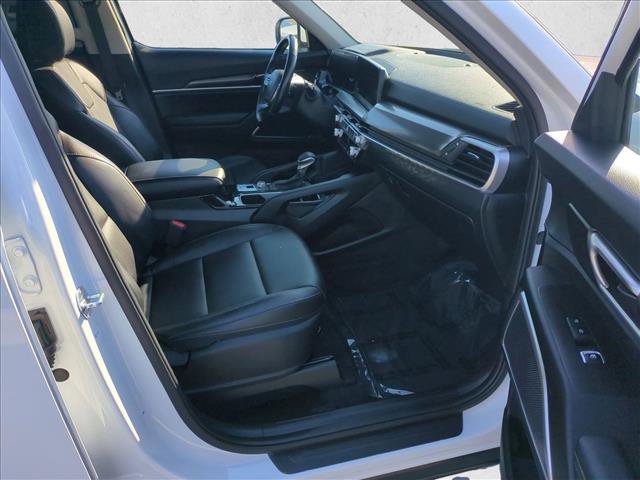 Used 2023 Kia Telluride LX image 21