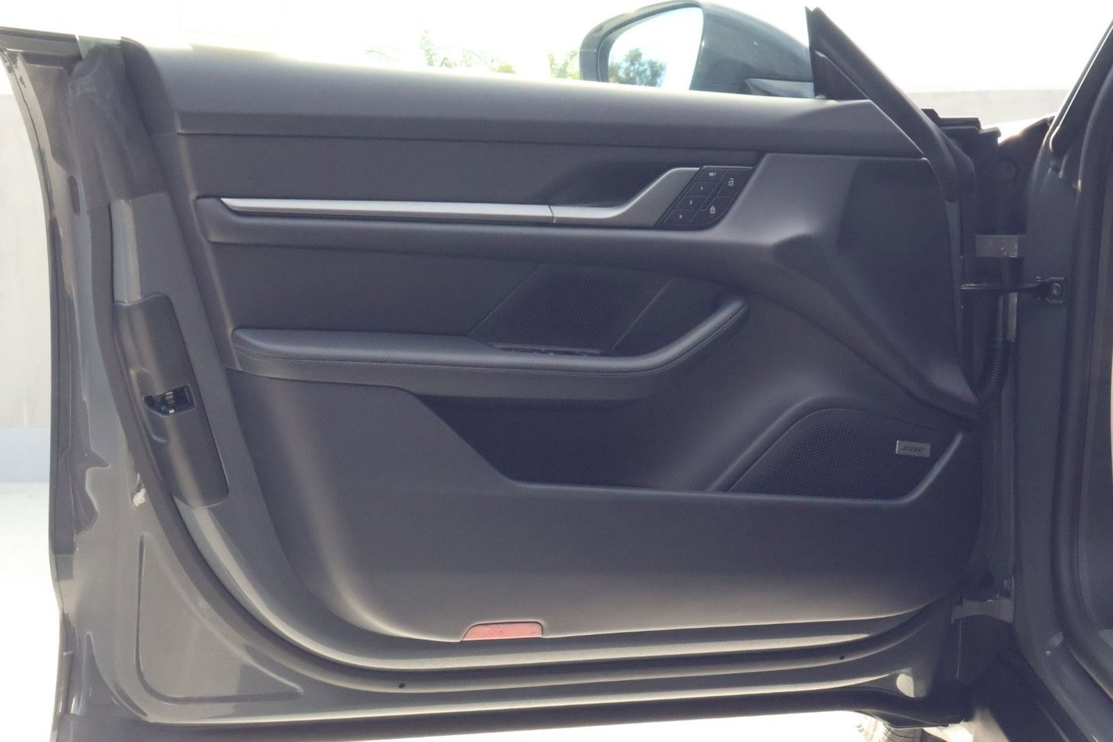 New 2026 Porsche Taycan image 13