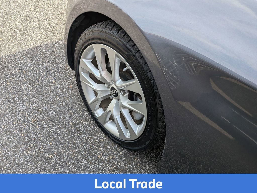 Used 2015 Hyundai Genesis 3.8 image 6