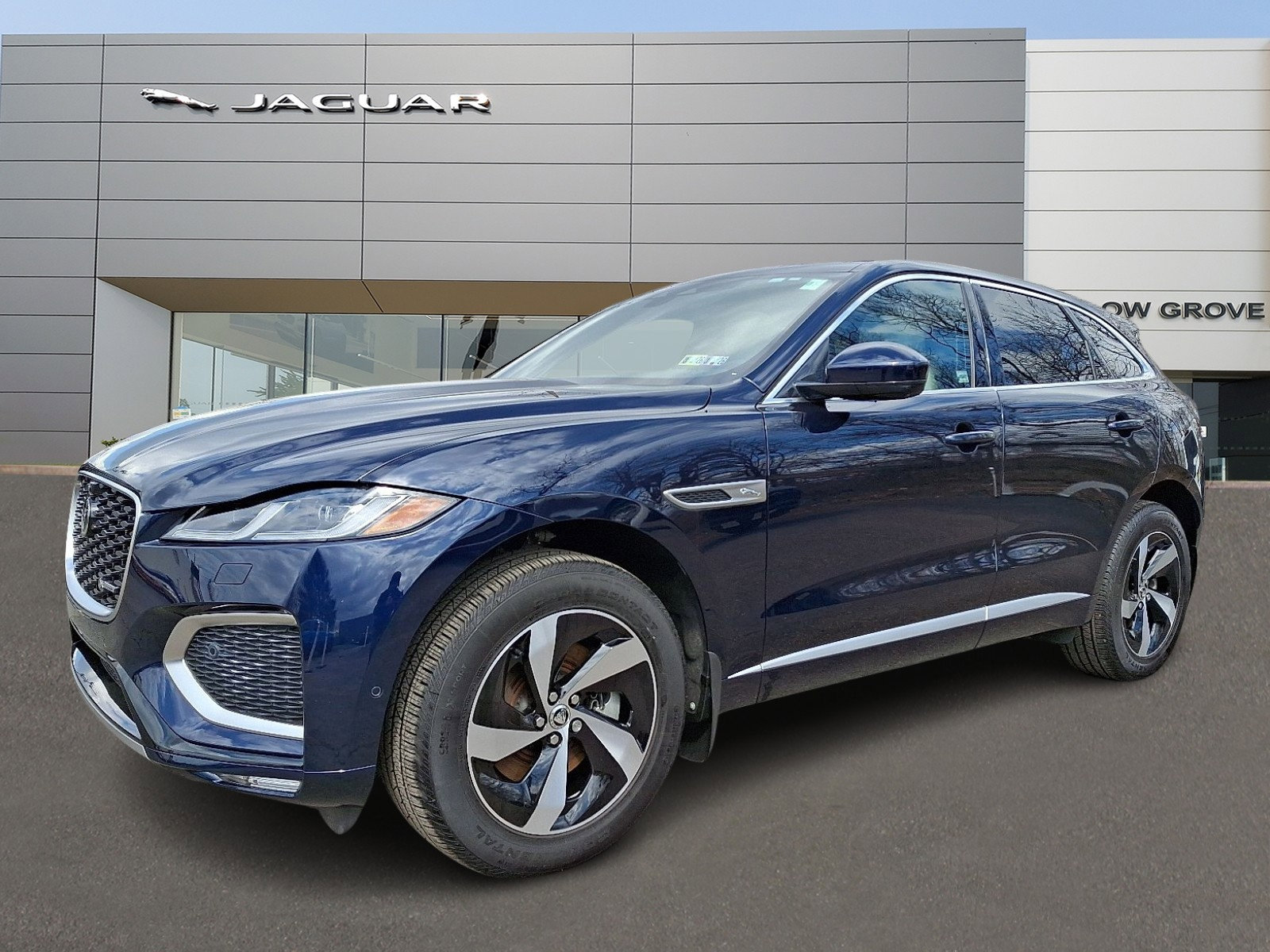 Certified 2025 Jaguar F-PACE R-Dynamic S image 1