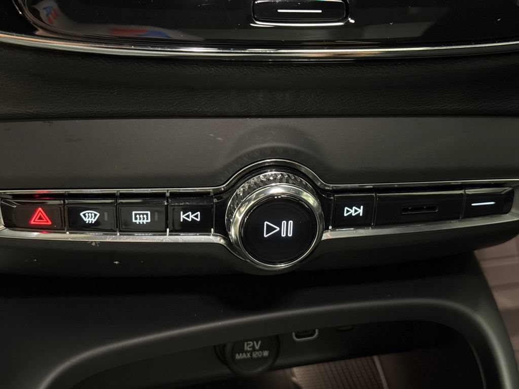Certified 2023 Volvo XC40 Recharge Plus w/ Protection Package Premier AWD/4WD image 17