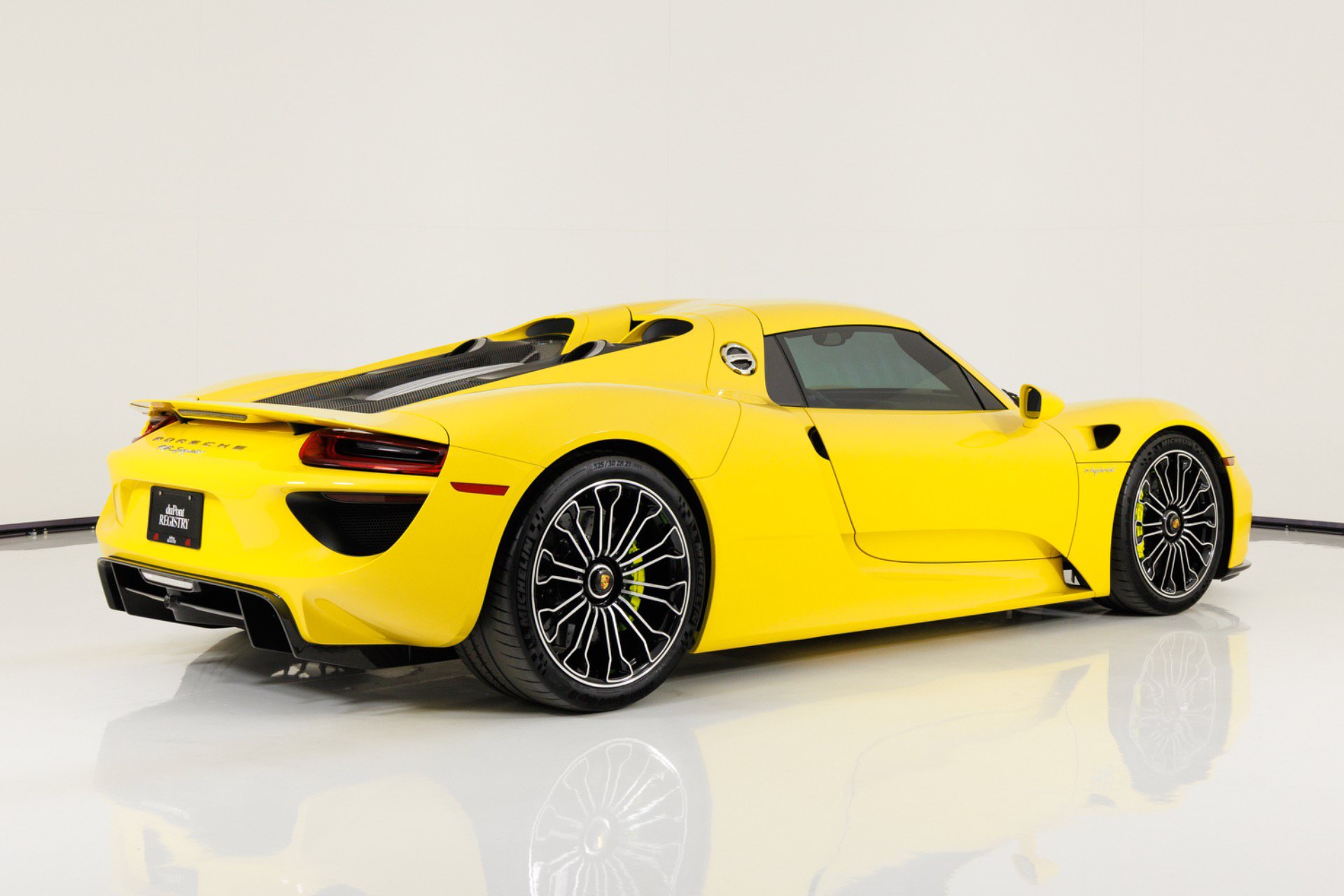 Used 2015 Porsche 918 Spyder AWD/4WD image 4