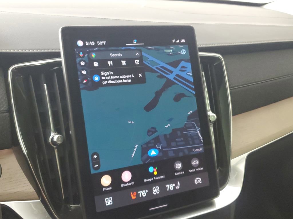 Certified 2025 Volvo XC90 B6 Core w/ Climate Package image 32