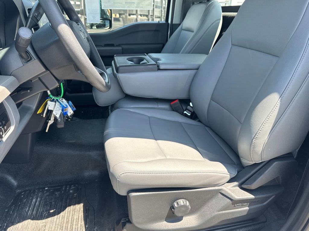 New 2025 Ford F350 XL w/ XL Chrome Package image 18