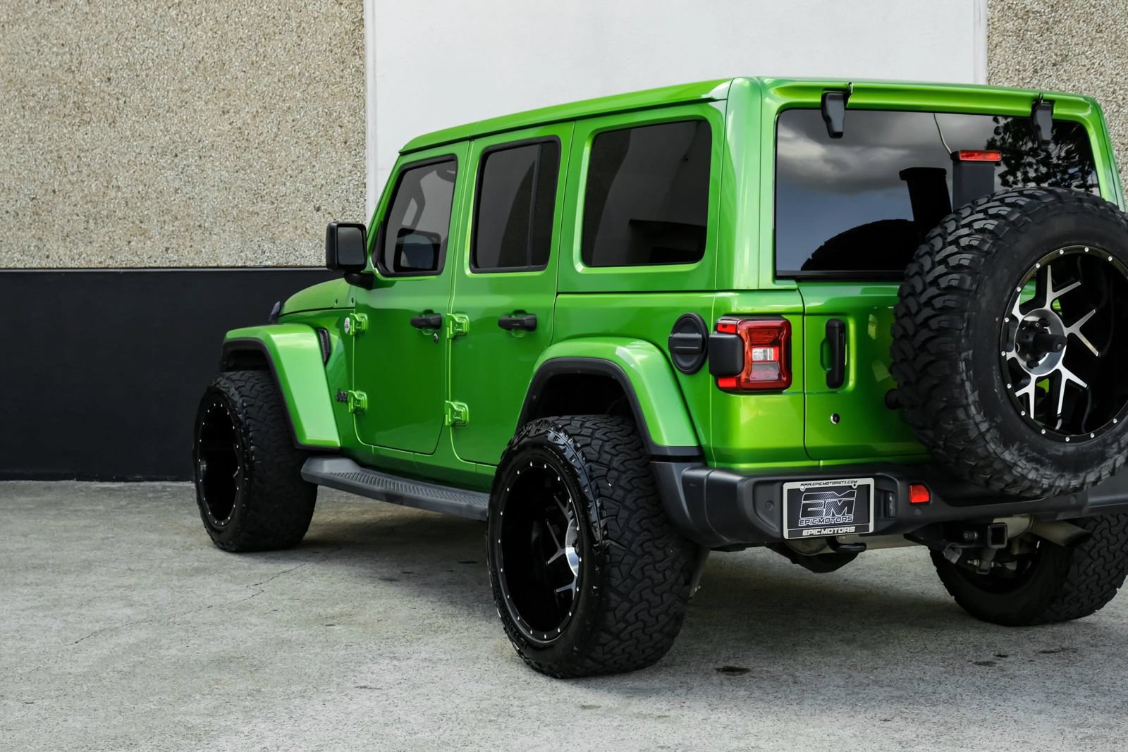 Used 2019 Jeep Wrangler Unlimited Sahara AWD/4WD image 12