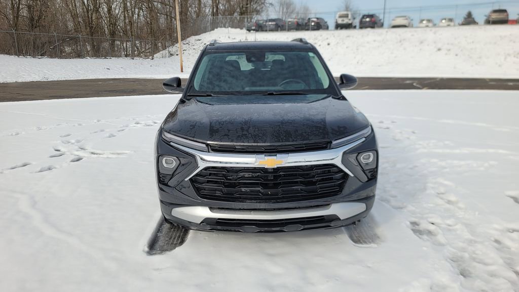 Used 2024 Chevrolet TrailBlazer LT w/ LT Cold Weather Package image 4