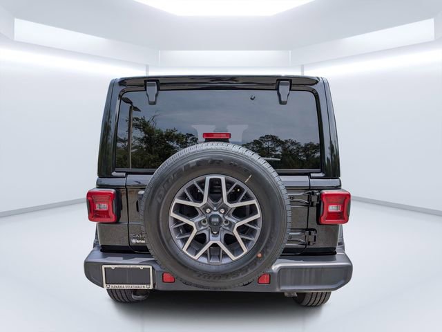 Used 2025 Jeep Wrangler Unlimited Sahara AWD/4WD image 13