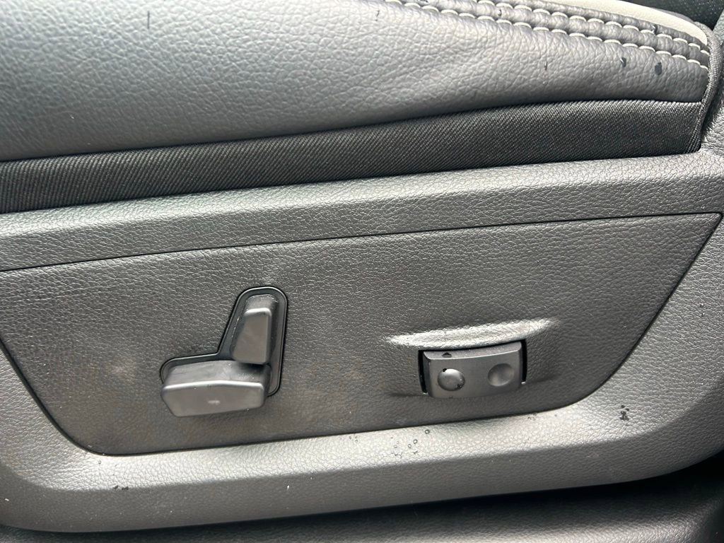 New 2026 RAM 2500 Laramie AWD/4WD image 13