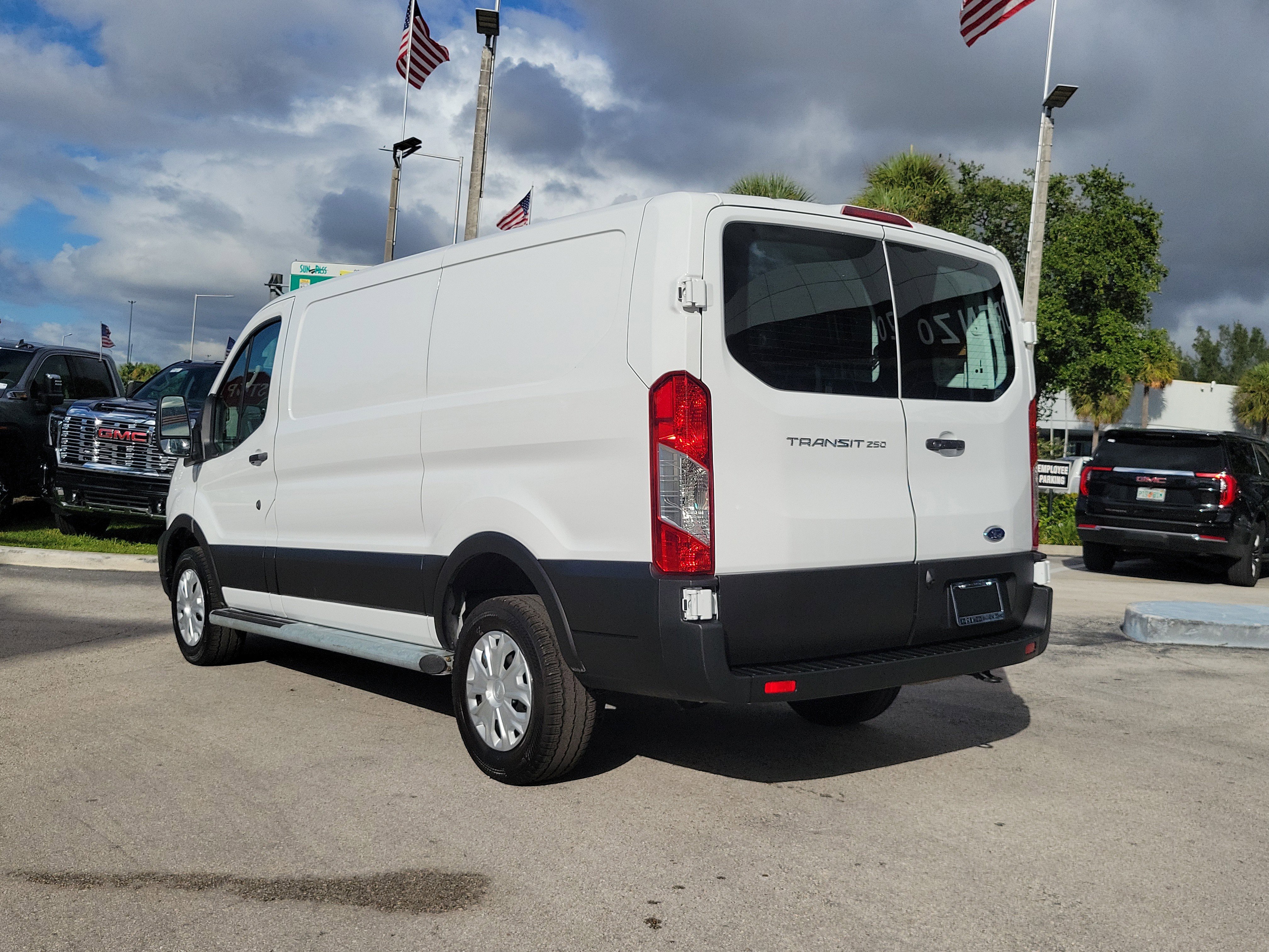 Used 2024 Ford Transit 250 Low Roof w/ Exterior Upgrade Package image 7