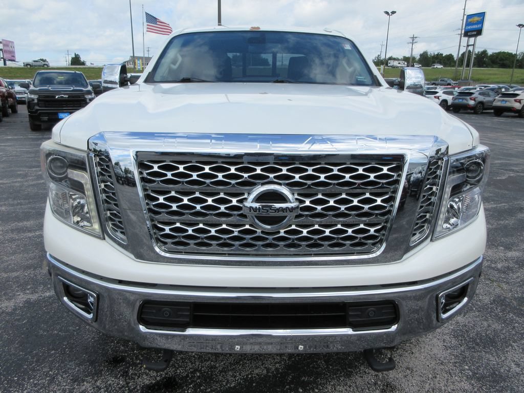 Used 2017 Nissan Titan SL w/ Chrome Package AWD/4WD image 8