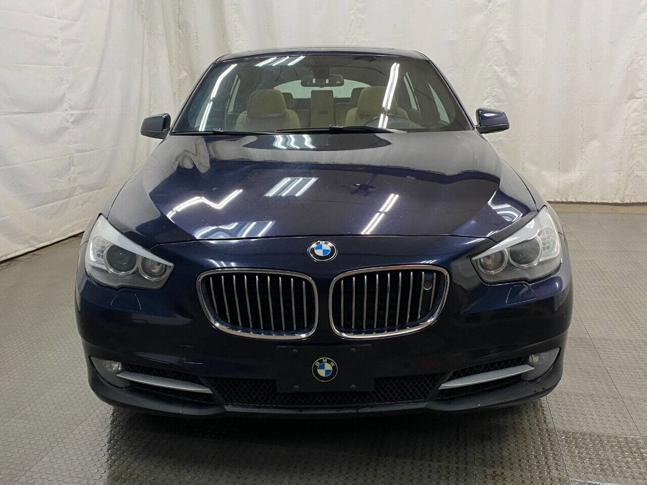 Used 2010 BMW 550i Gran Turismo xDrive image 3