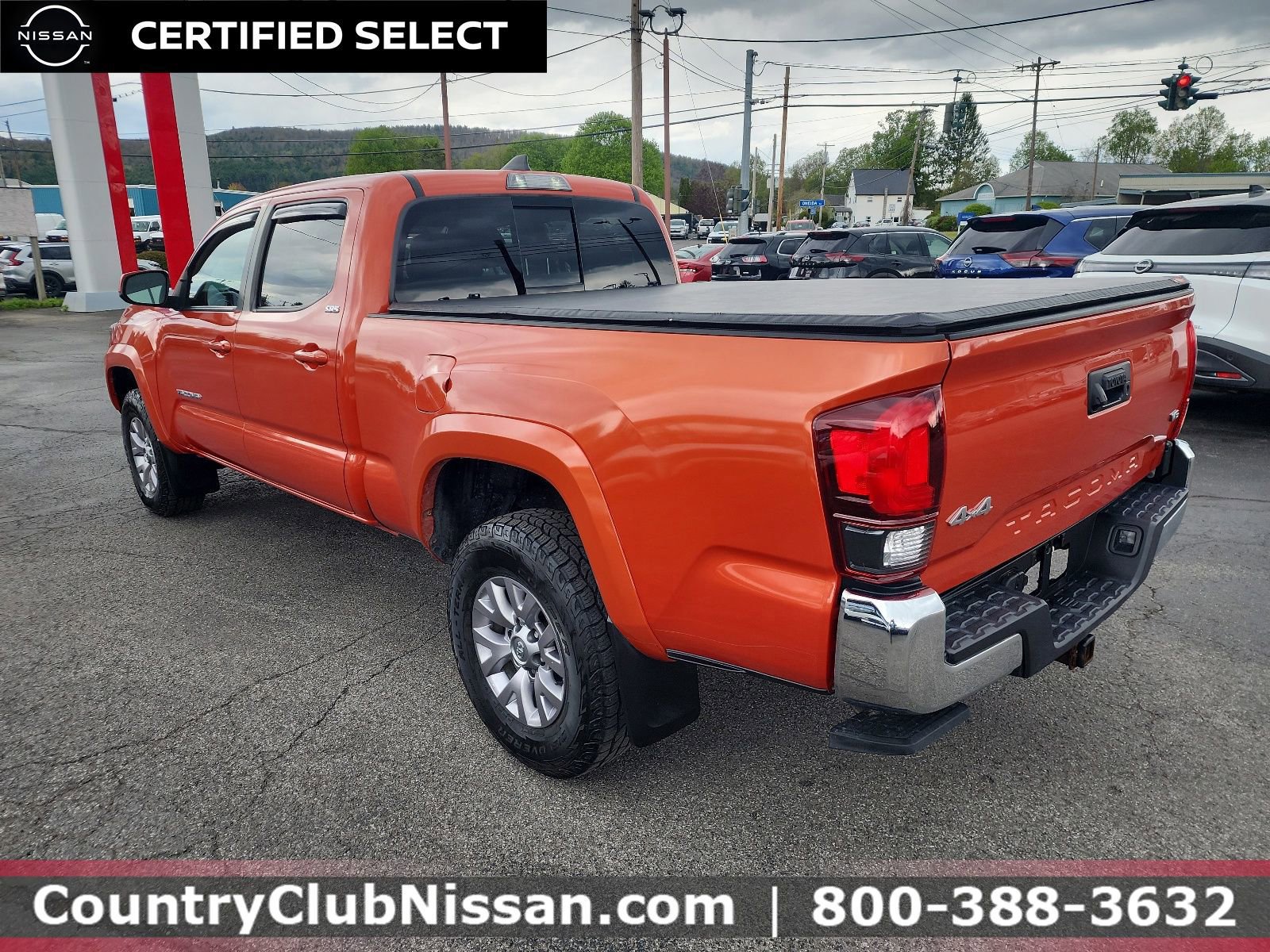 Used 2018 Toyota Tacoma SR5 AWD/4WD image 6