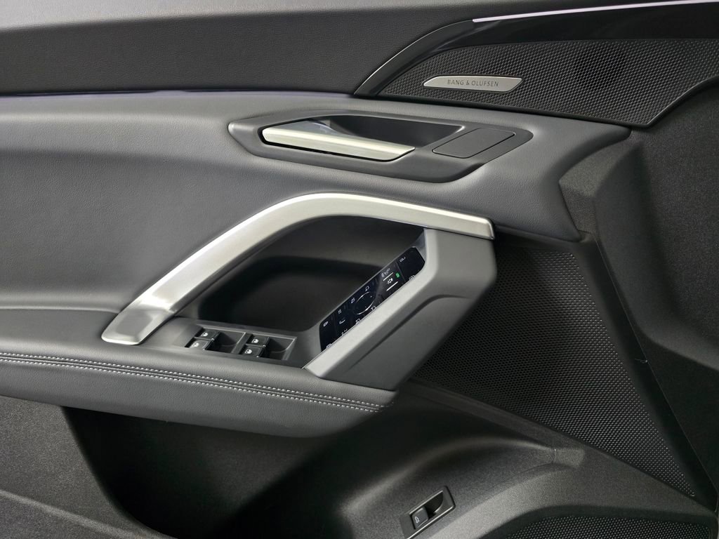 Certified 2025 Audi Q5 Premium Plus w/ Premium Plus image 12