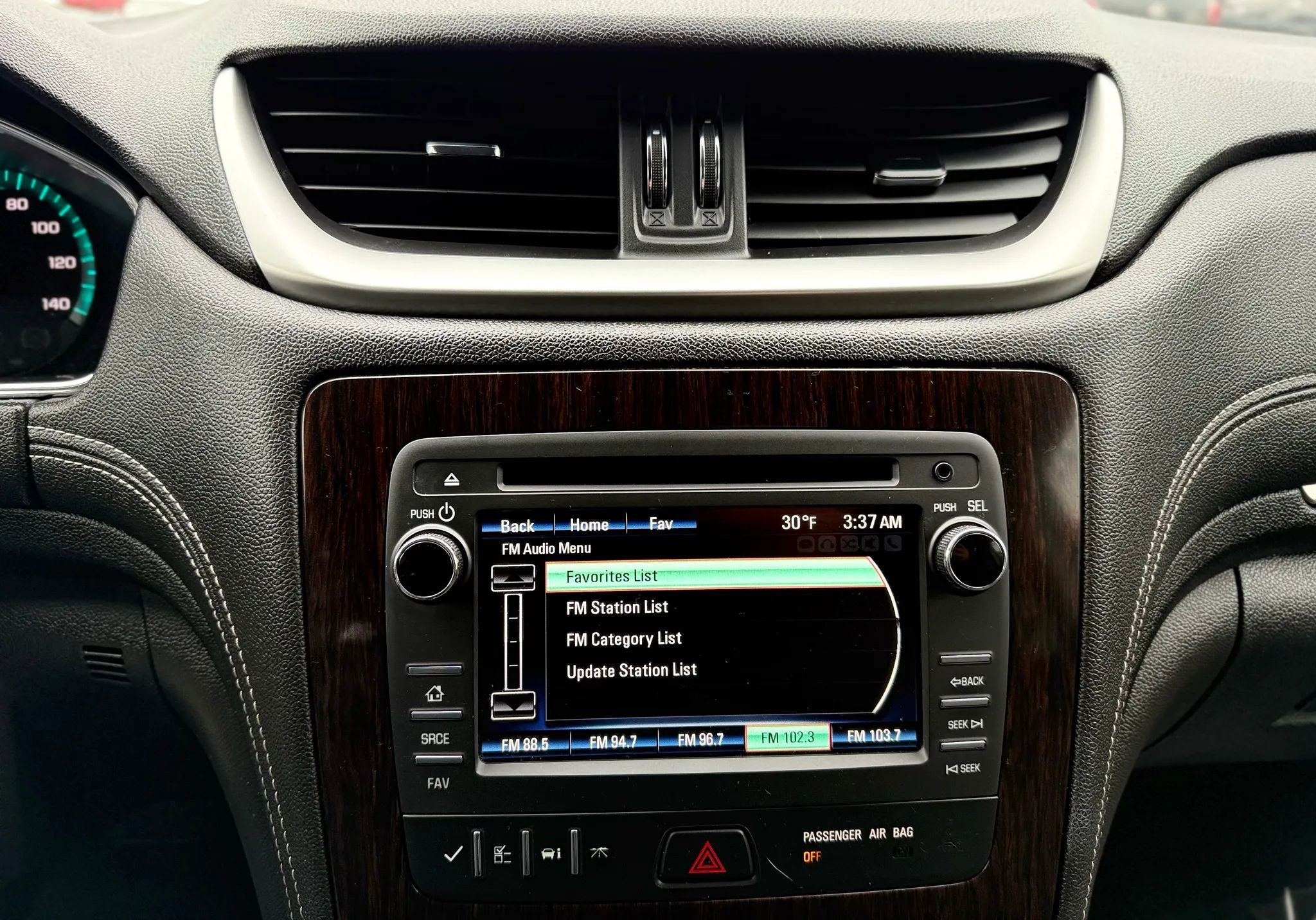 Used 2017 Chevrolet Traverse LT image 16