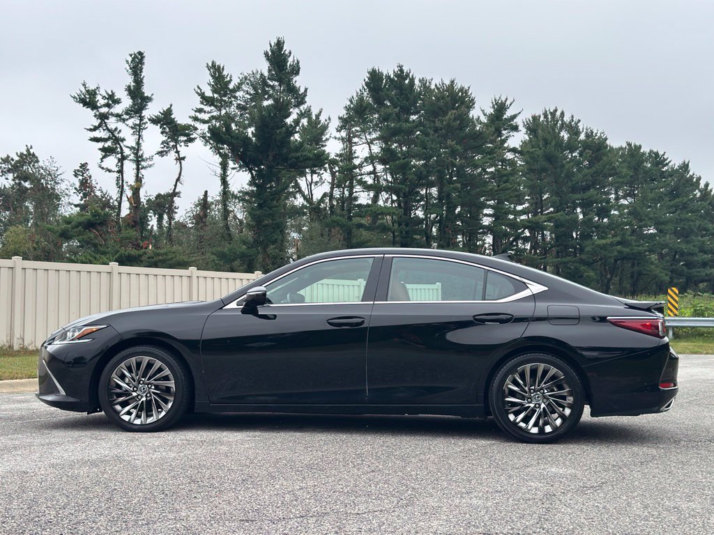 Used 2024 Lexus ES 350 w/ Accessory Package (Z1) FWD image 4